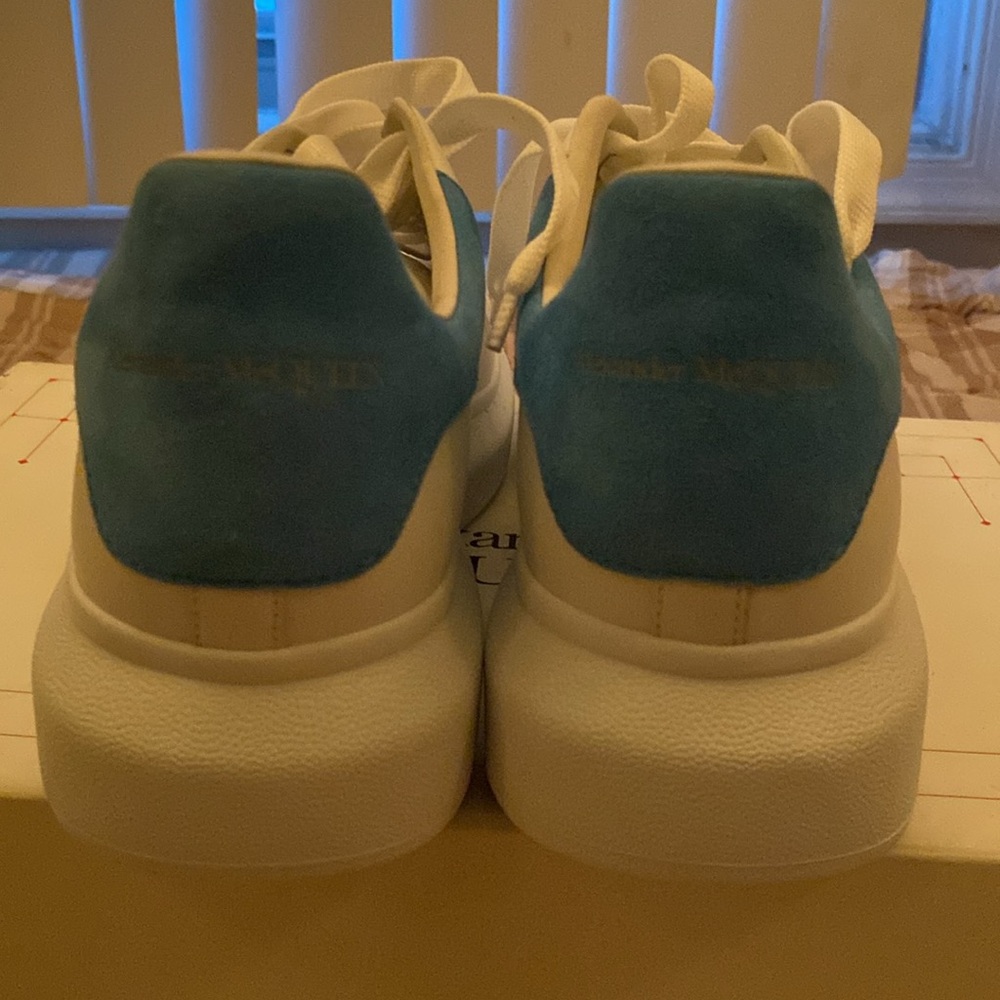 Shoes - Picture 2 of 5